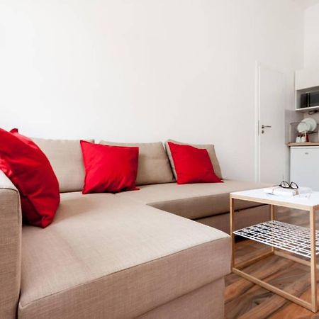 Loft Style Apartment In Hipster Area Boedapest Buitenkant foto