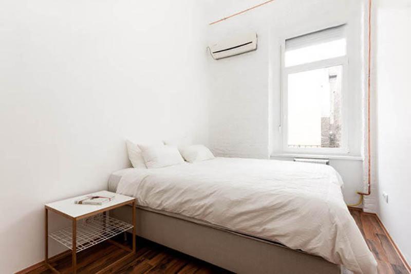 Loft Style Apartment In Hipster Area Boedapest Buitenkant foto